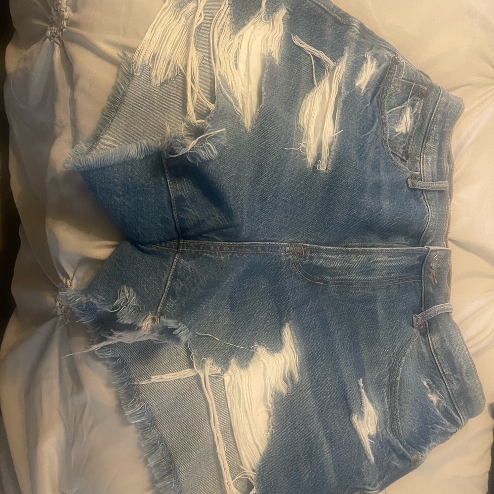 America Eagle high waisted shorts. Never worn. Size 6